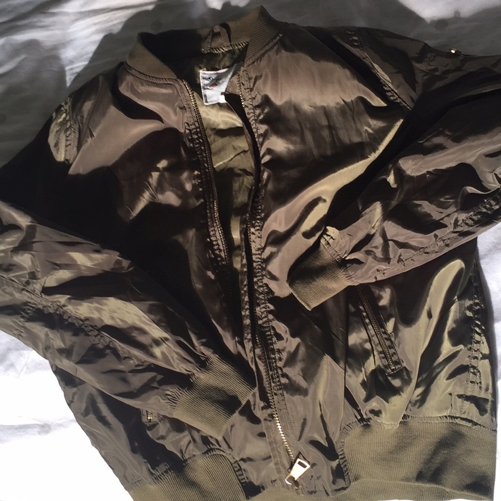 💚 Green bomber jacket 💚